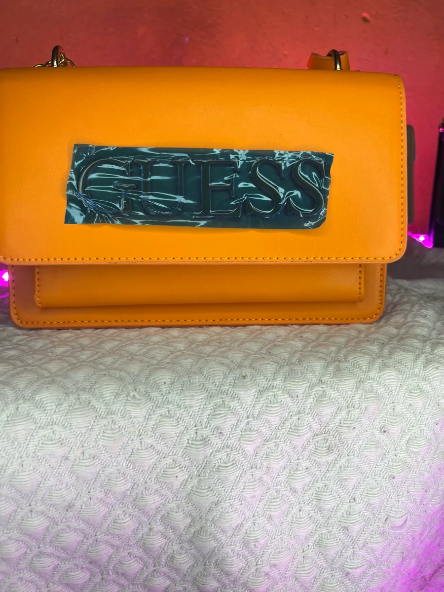 sac Guess