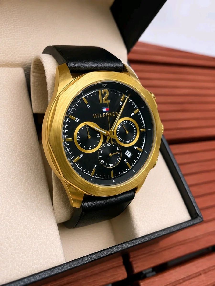 MONTRE TOMMY HILFIGER ET MONT BLANC LIVRAISON AVEC LE COFFRET D'ORIGINE.